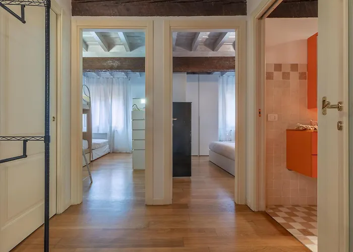 Heart Of Ferrara\'S History Apartment