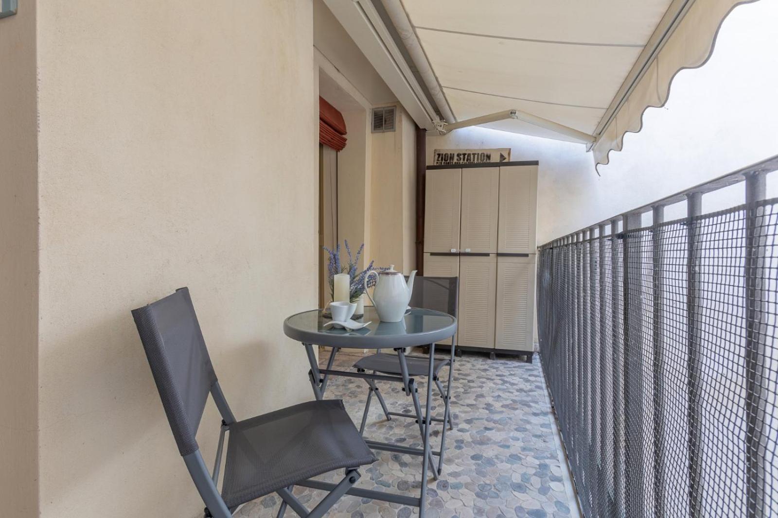 Heart Of Ferrara's History Apartment