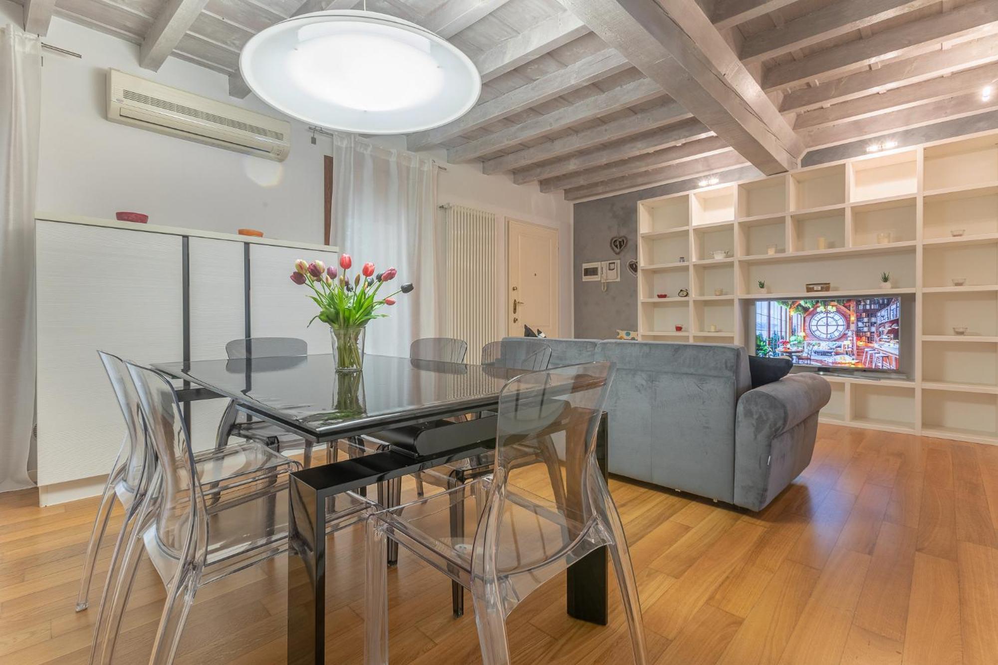 Apartment Heart Of Ferrara's History